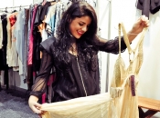 Brunette_Shopping-175x130